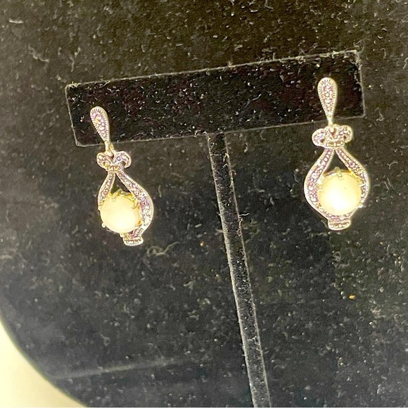 Silver Tone Filagree Victorian Style Earrings with Pearlized Center Stone - Picture 1 of 7